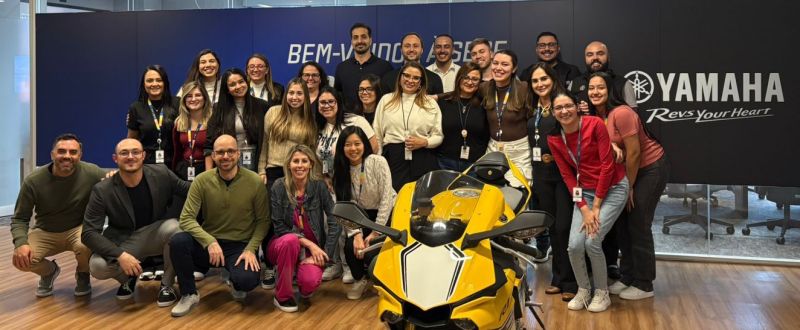 Bruno Rodrigues e a turma do treinamento no Banco Yamaha Motor do Brasil